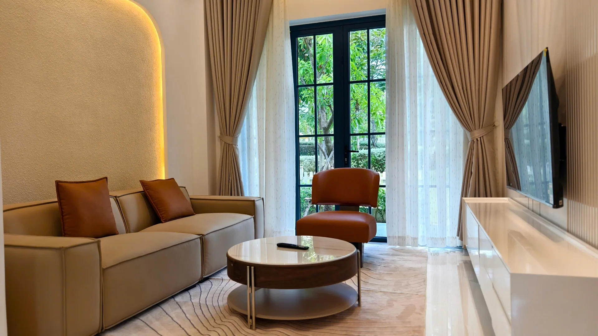 Ảnh thực tế phòng khách biệt thự trong bộ công trình D.HOUSE tại NovaWorld Phan Thiết